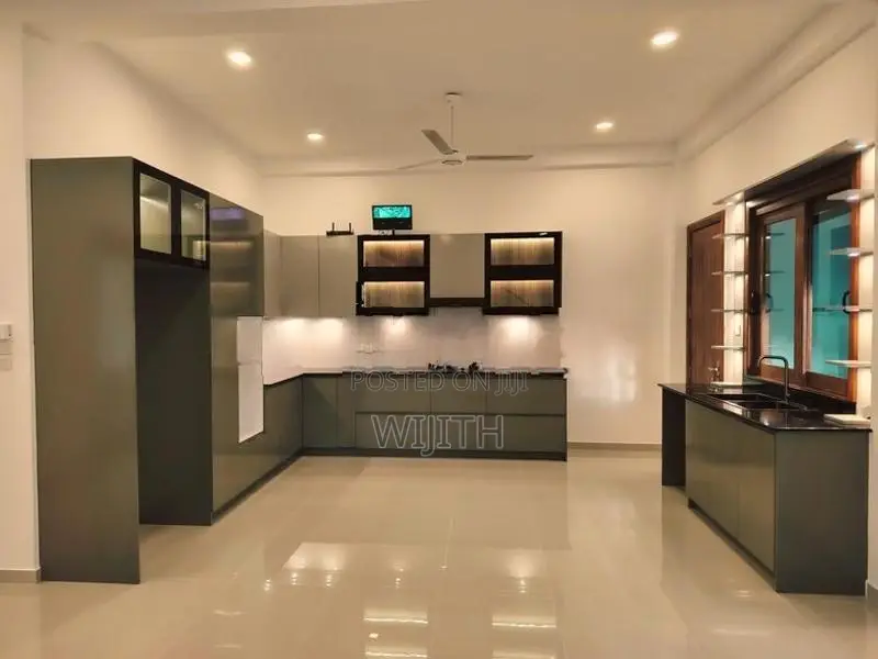 Supar Brand New 3 Storey House for Sale in Boralasgamuwa