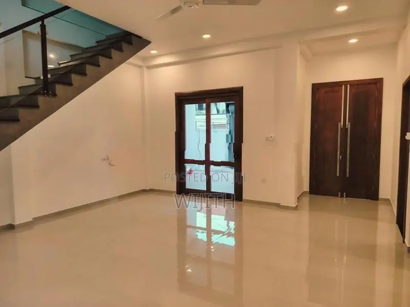 Supar Brand New 3 Storey House for Sale in Boralasgamuwa