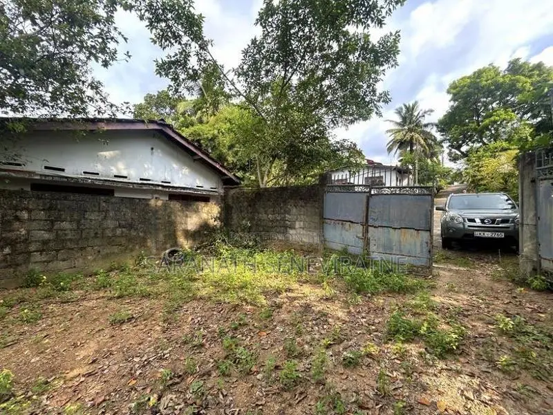 Land in Wikramasinghepura Battramulla