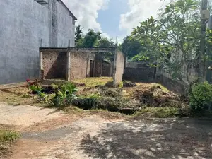 Land For Sale in Piliyandala Batakaththara Half Built House