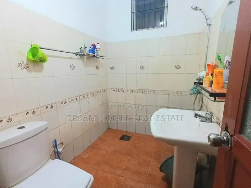 5-Bedroom House for Sale – Kottawa, Kulasewana Road