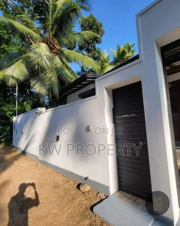single story house for sale in Athurugiriya