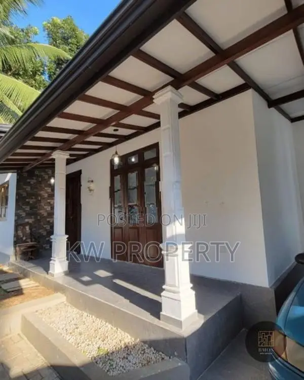 single story house for sale in Athurugiriya
