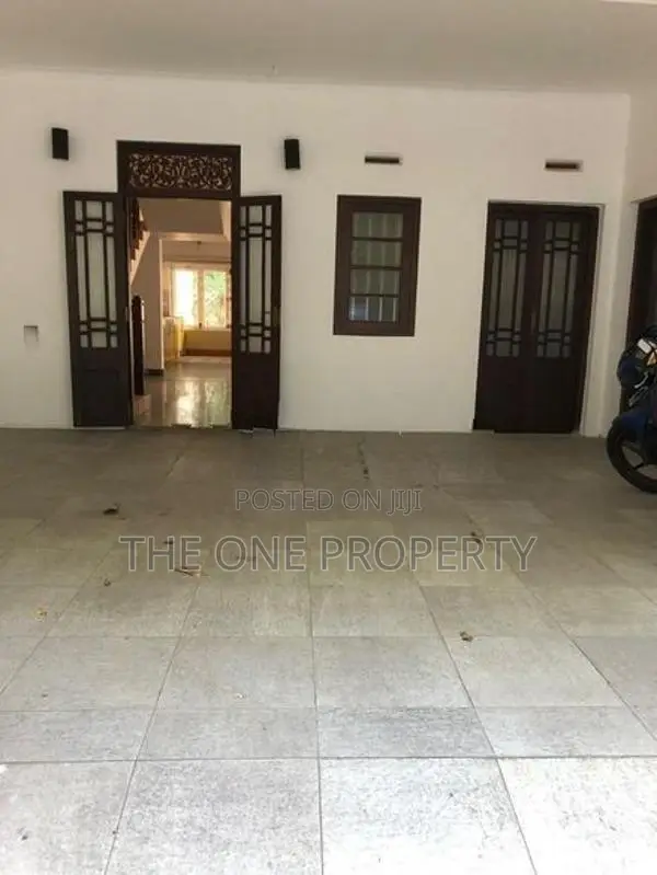 4 Bedroom House for Rent - Near ladies college Colombo 7