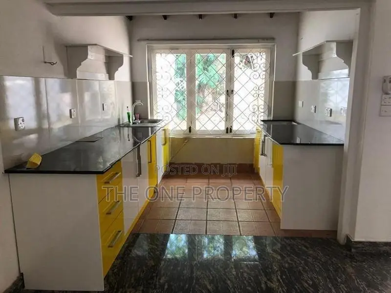 4 Bedroom House for Rent - Near ladies college Colombo 7