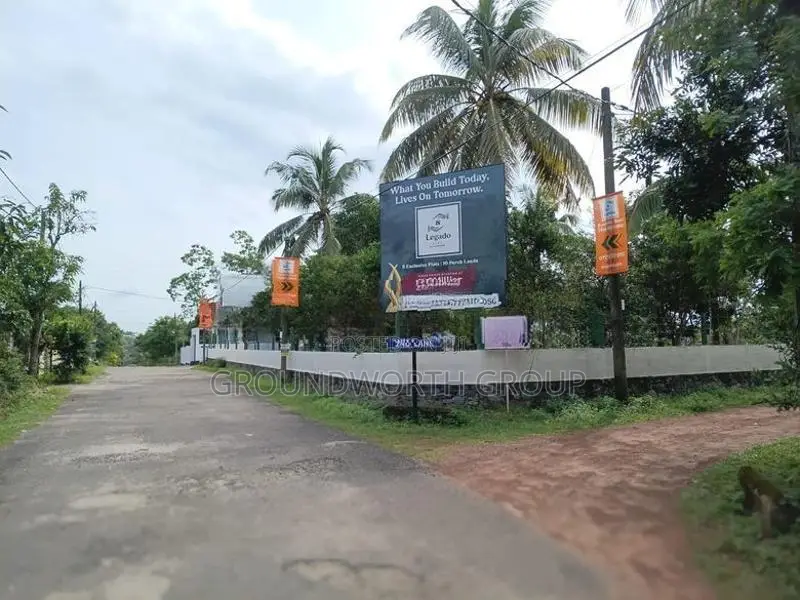 හයිලෙවල් පාරට 3.5 Km - හෝමාගමින් ඉඩමක් In Homagama