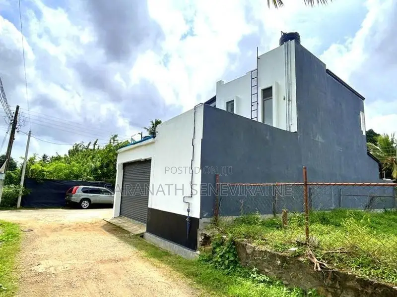 Brand-New House in Pannipitiya Millagahawatta