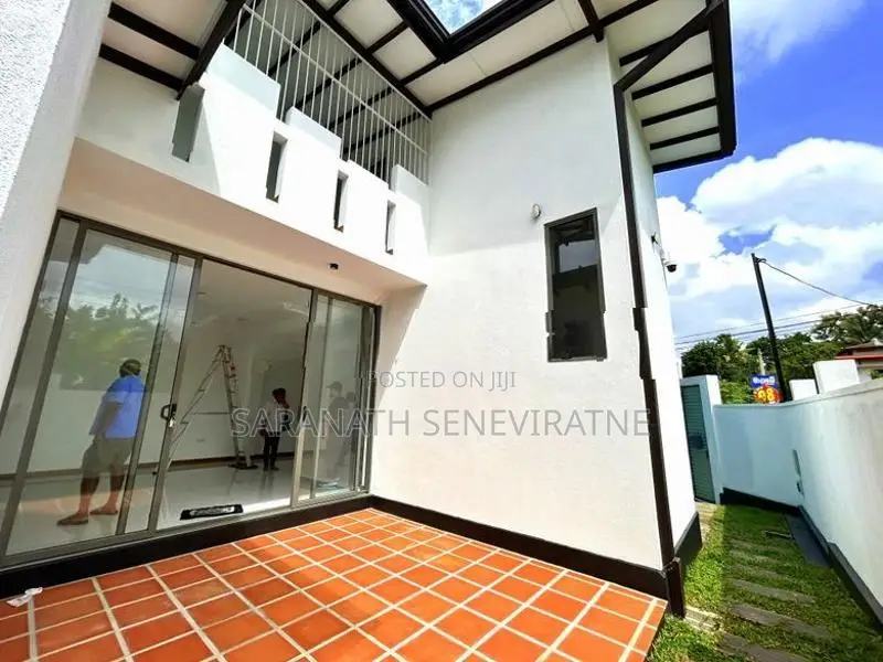 Brand-New House in Pannipitiya Millagahawatta