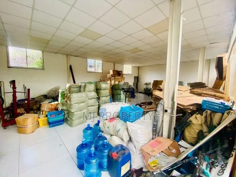 ( IC-1299) Valuable Commercial Building Rent in Athurugiriya