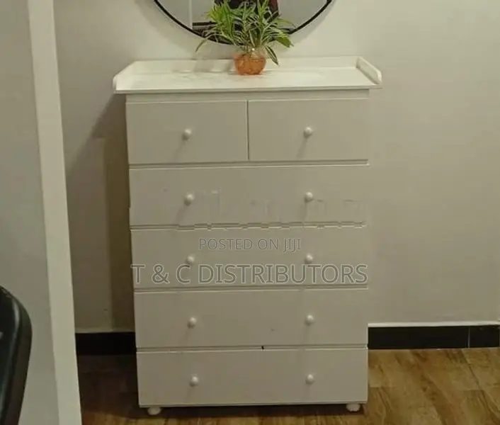 White Knob Drawer Set