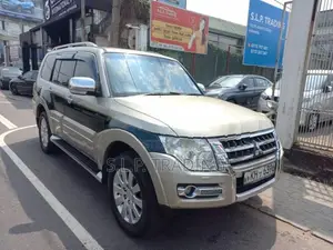 Mitsubishi Montero center spare wheel 2007