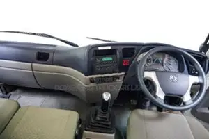 Dongfeng Trucks: 45 Ton Prime Mover : PM 3545