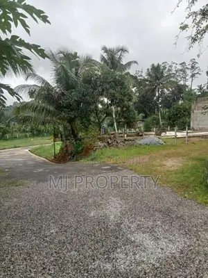( IS-1067) Valuable Residential Bare Land Sale In Padukka