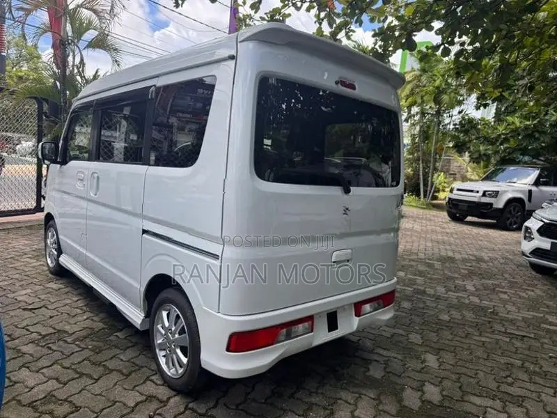 Suzuki Every 2025