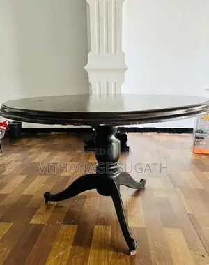 Round Table
