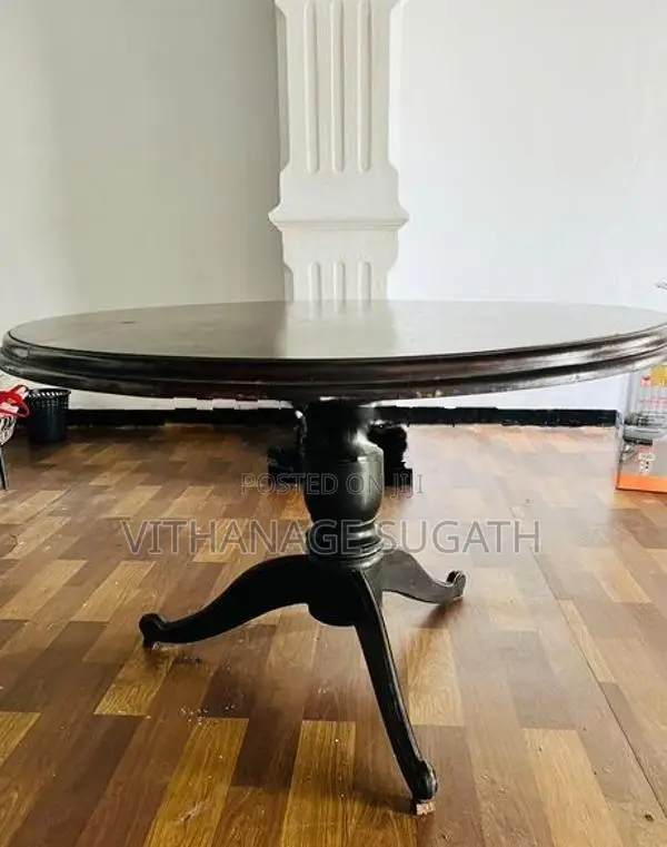 Round Table