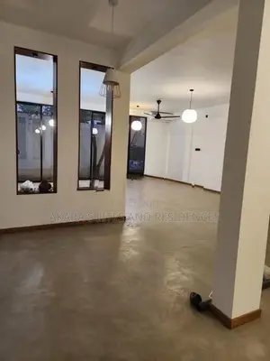 4,000 Sq.ft - Unfurnished House for Rent HL55612 Nawala