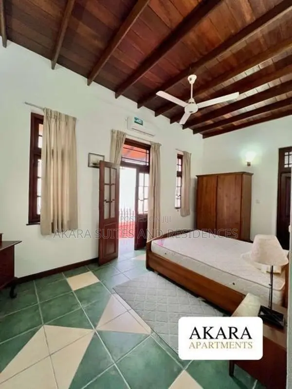 7,000 sq.ft - Furnished House for Rent HL55262 Pelawatte