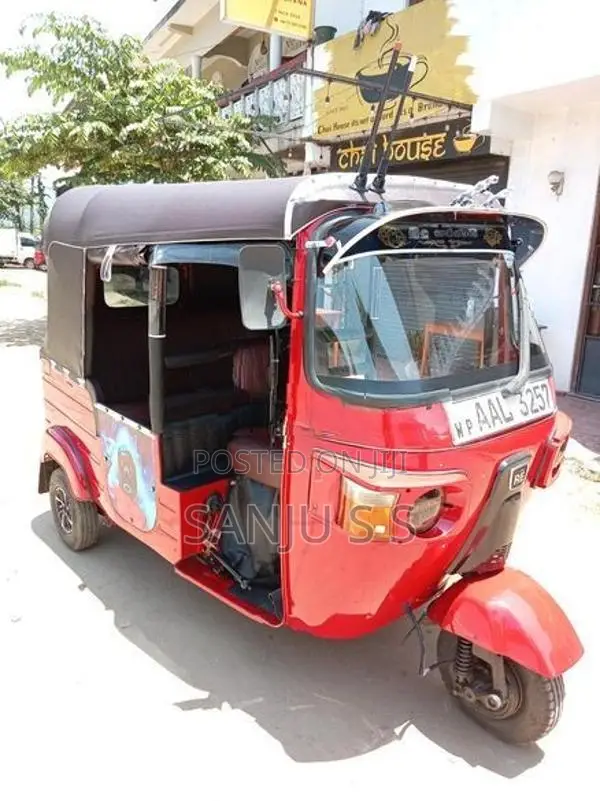 Bajaj RE 2012
