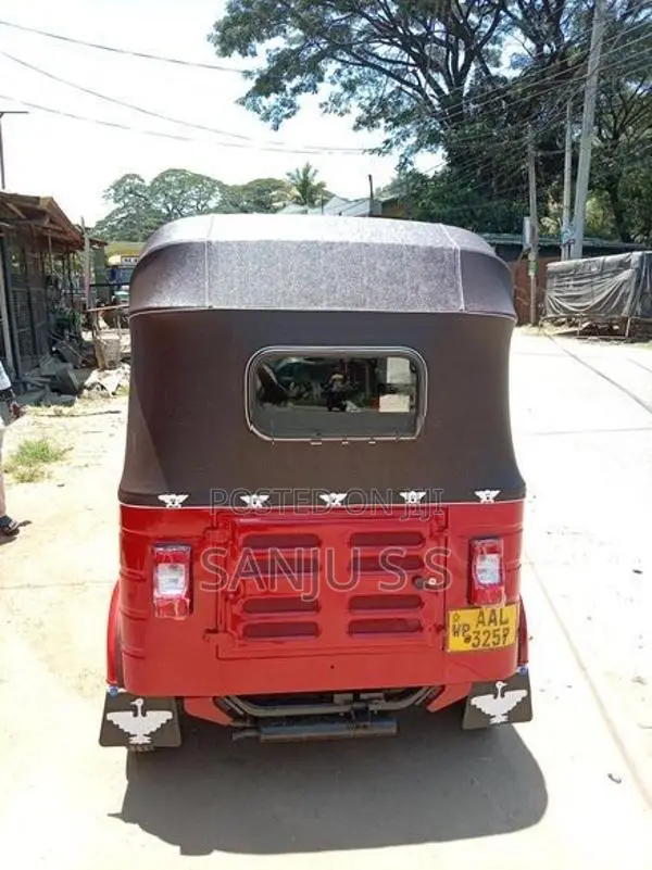 Bajaj RE 2012