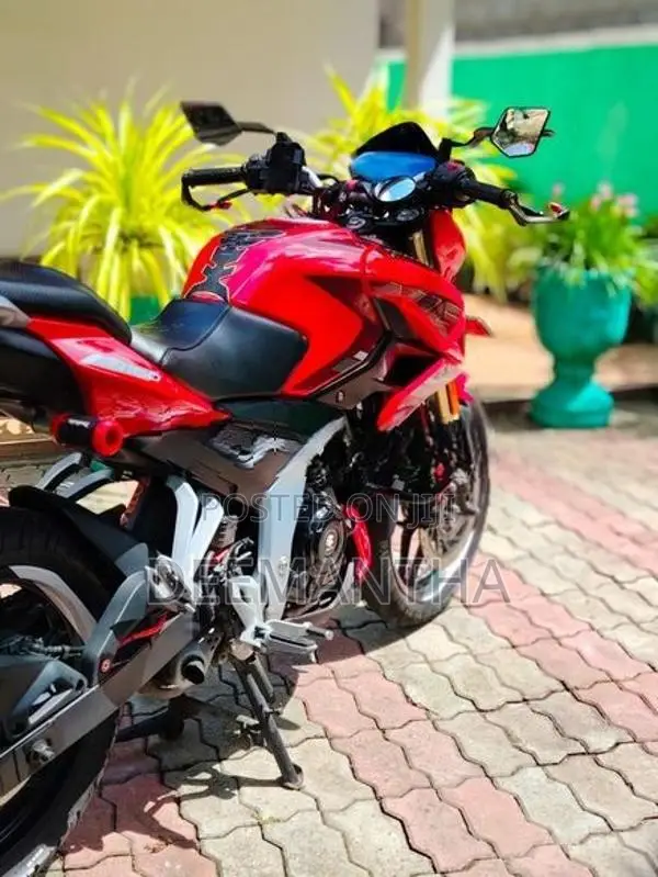 Bajaj Pulsar N160 Premium 2025