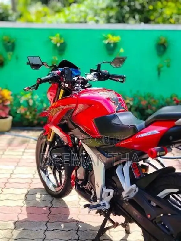 Bajaj Pulsar N160 Premium 2025
