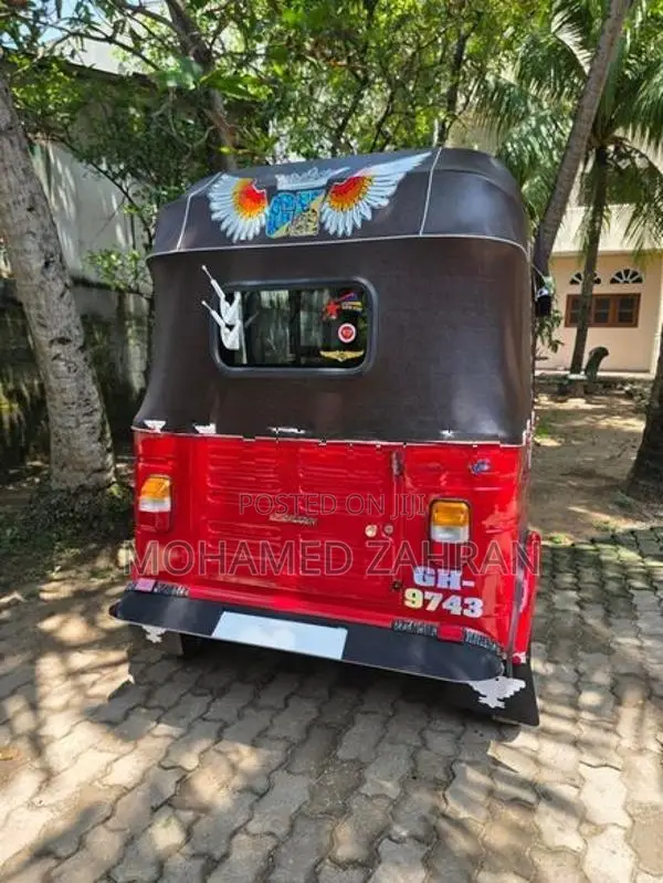 Bajaj RE 2001