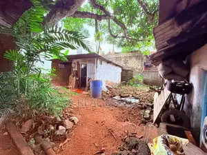 Valuable 6 Perches Land with An Old House for Sale in Dehiwala
