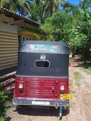 Bajaj RE 2010