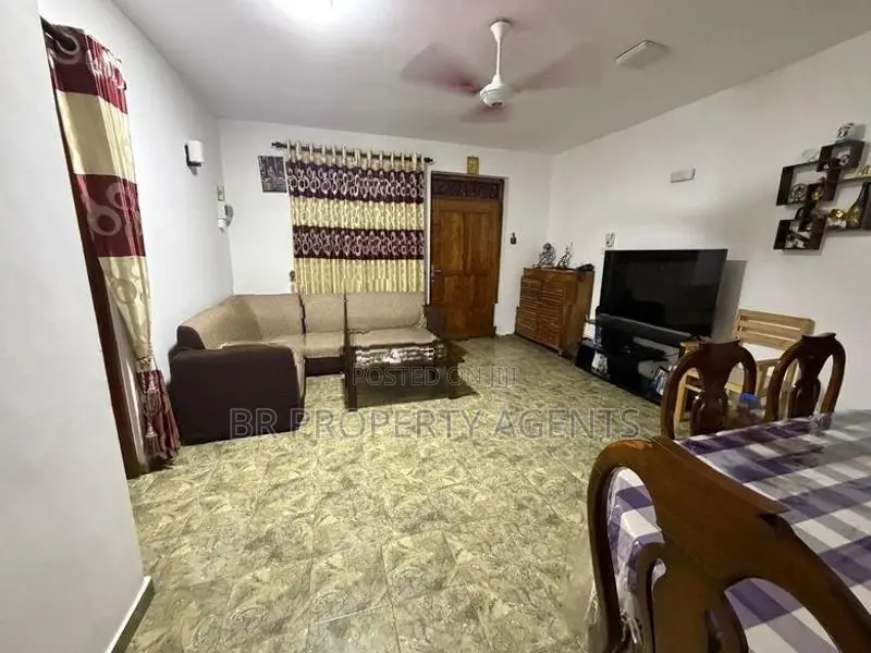 Apartment for Sale in Colombo 13