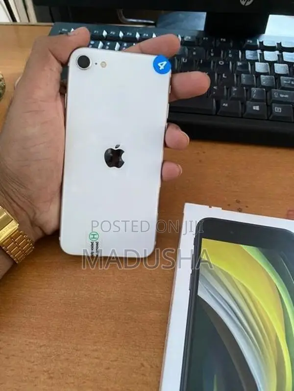 Apple iPhone SE 2 (Used)