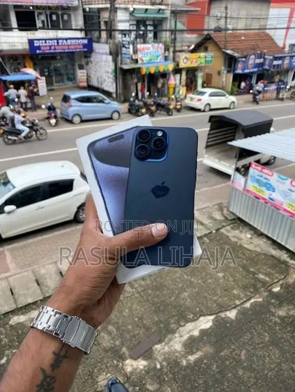 Apple iPhone 15 Pro Max 256GB (Used)