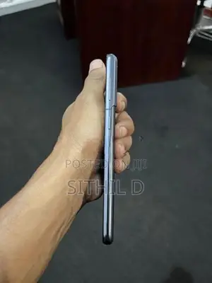 Samsung Galaxy S21 (Used)