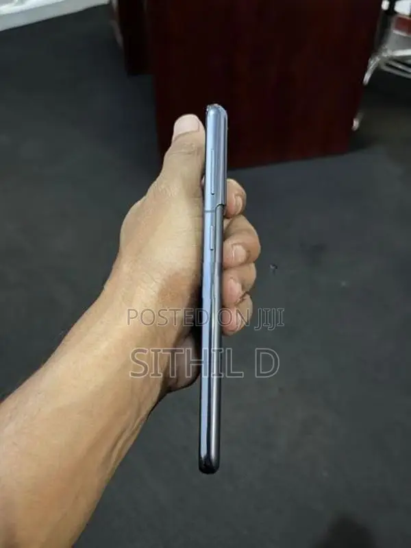 Samsung Galaxy S21 (Used)
