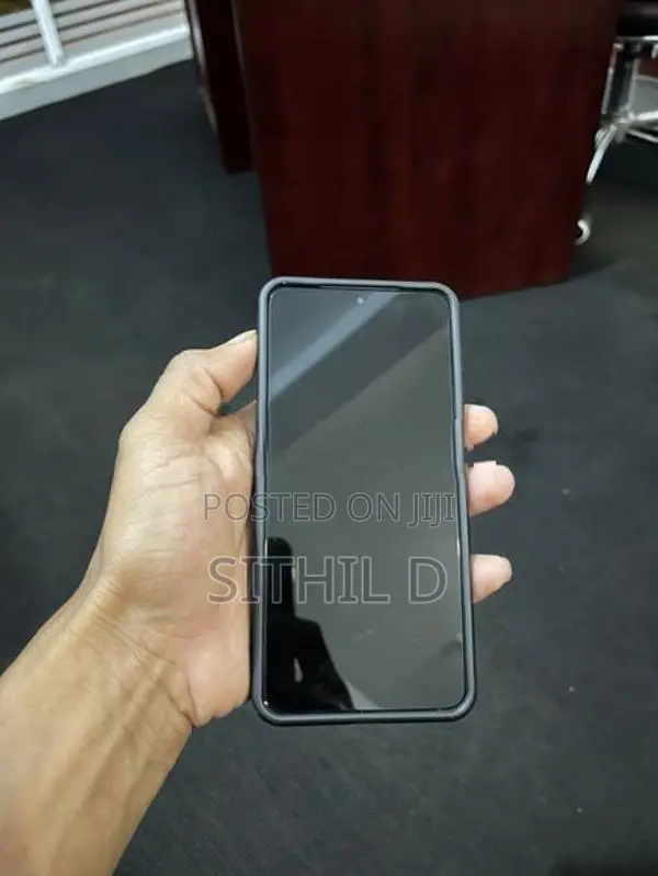Samsung Galaxy S21 (Used)