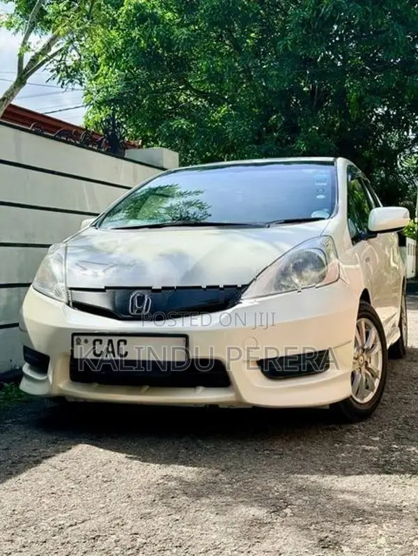 Honda Fit Shuttle 2013