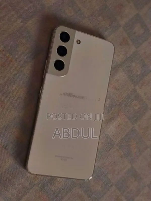 Samsung Galaxy S22 (Used)