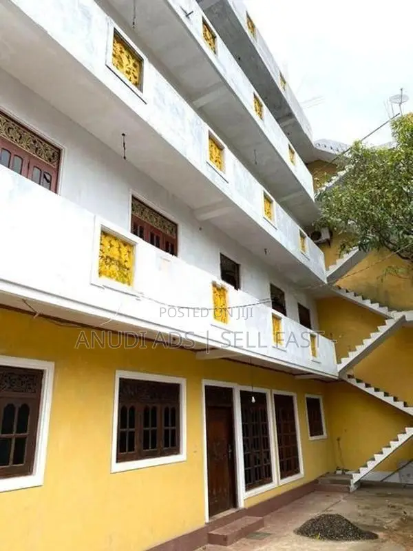 4 Storied Building For Sale in Mount Lavinia
