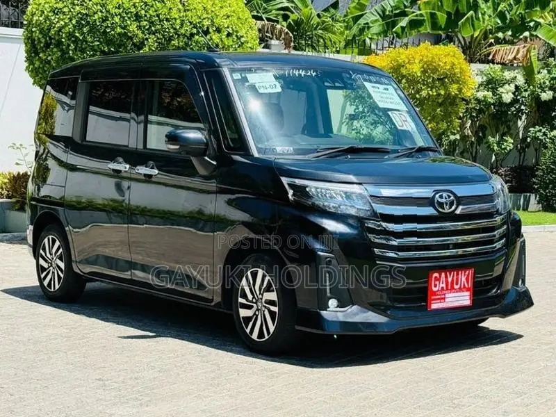 Toyota Roomy Custom G Highest 2024