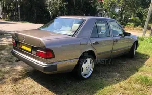 Mercedes Benz E200 1989