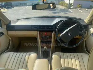 Mercedes Benz E200 1989