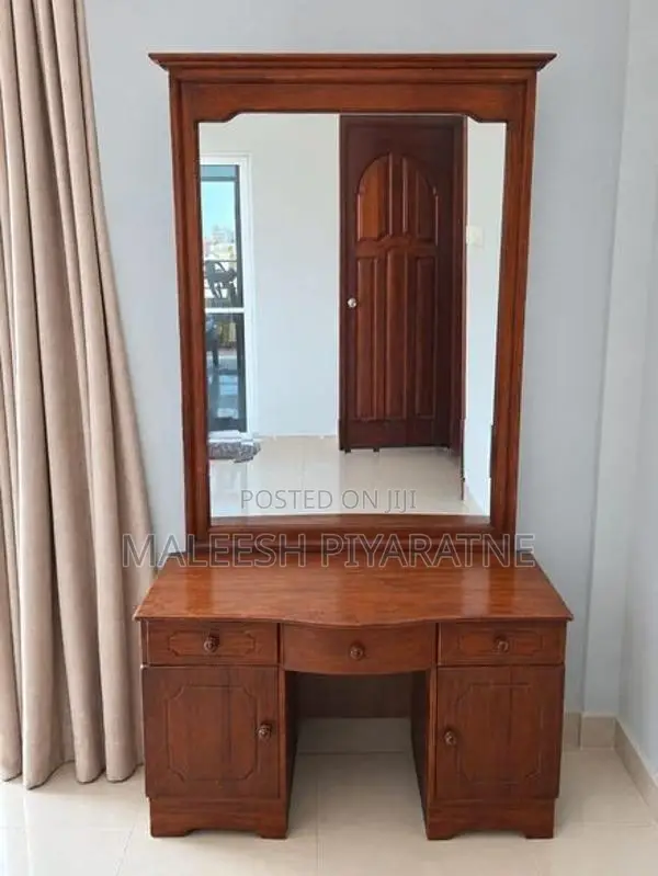 Solid Wood Dressing Table with Mirror
