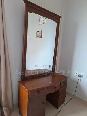 Solid Wood Dressing Table with Mirror