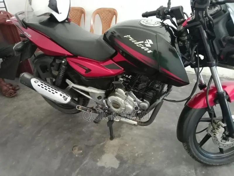 Bajaj Pulsar 150 2015