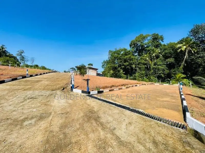 Best Residential Land for Sale Near the Kandy Rd in Kalagedihena