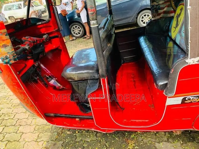 Bajaj RE 1999