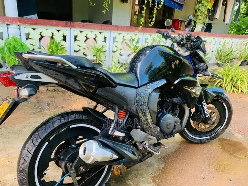 Yamaha FZ V2 2015