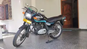 Suzuki GS 125 155_ 3492 1995