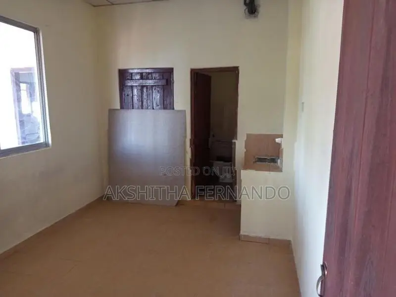 Rooms For Rent In Maharagama – Opposite The Railway Station