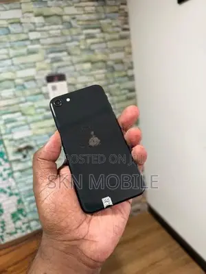 Apple iPhone SE 2 128GB (Used)